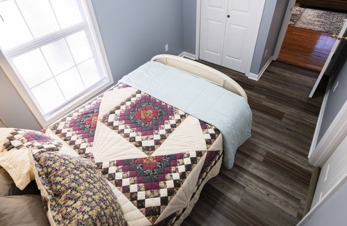 Hillsville Cabin | Orchard Inn #1