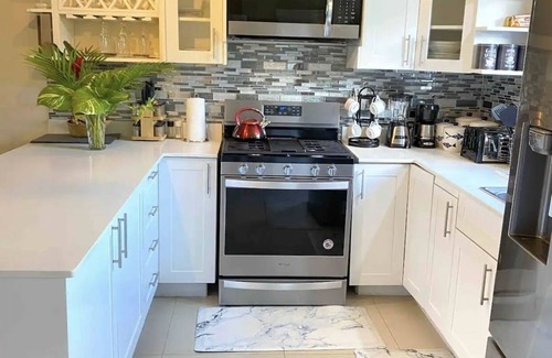 St. Ann's Bay Villa | Orchid Botans w/private chef and beach 2 mins from shopping and food