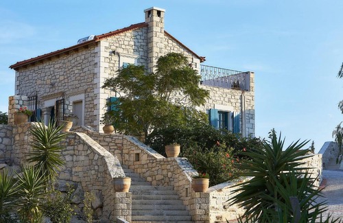 Kamilari Villa | Orelia Cretan Villas - Private Pool