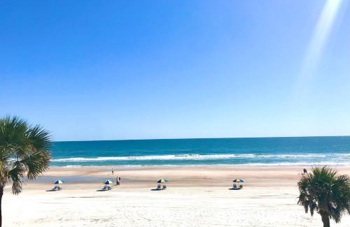 Daytona Beach Hotel | Organic Beach Retreat