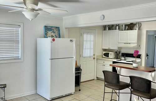 Kings Terrace Cottage | Original island cottage 3 bedroom well maintained