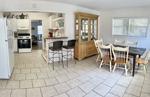 Kings Terrace Cottage | Original island cottage 3 bedroom well maintained
