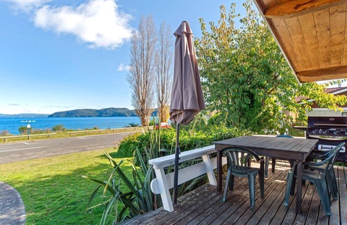 Kinloch House | Original Kinloch bach on lake front, with lots of parking and great views