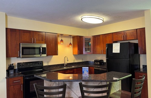 Put-in-Bay Condo | Original Poolview Condo Newly Remodeled - Sleeps 8 - 2 Bedroom 2 Full Bath C5