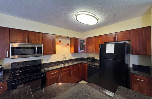 Put-in-Bay Condo | Original Poolview Condo Newly Remodeled - Sleeps 8 - 2 Bedroom 2 Full Bath C5