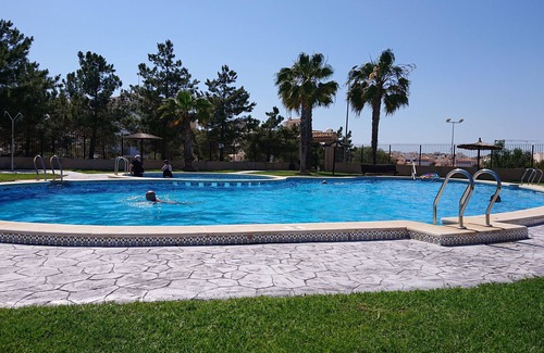 Los Balcones Villa | Orihuela - Sleeps 6 - Parking - Pool - PetFriendly