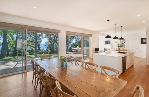 Vincentia House | Orions Ultimate Oasis: Absolute Beachfront Retreat