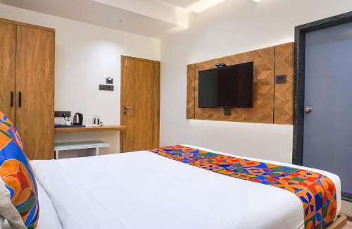 Kothrud Hotel | Oriva Shourya Residency - Nr Maharshi Karve Museum