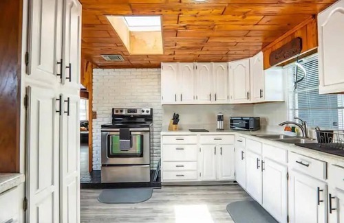 Orlando House | Orlando 3BR Getaway Wi-Fi + Fun for Families