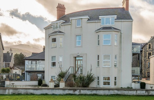 Llanfairfechan Cottage | Orme View - Two Bedroom Cottage, Sleeps 4