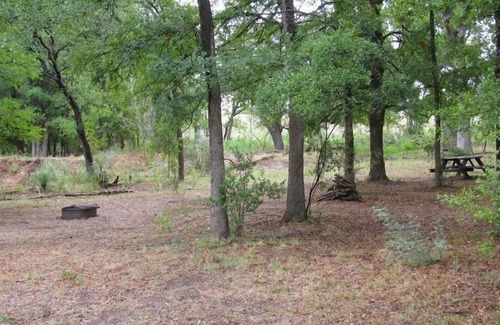 Marble Falls RV Rental | Orrasis dry tent site, PONDER