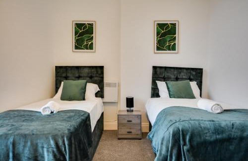 Wigan Apartment | Orrell Cosy Apartment with free parking