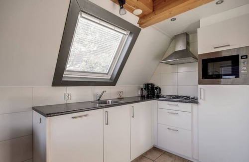 Zwiggelte House | Ortelan I Pleasant Residence with Seating Area in Garden