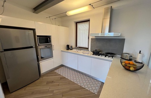 Baveno House | Ortensia house with lake view and garden in Baveno