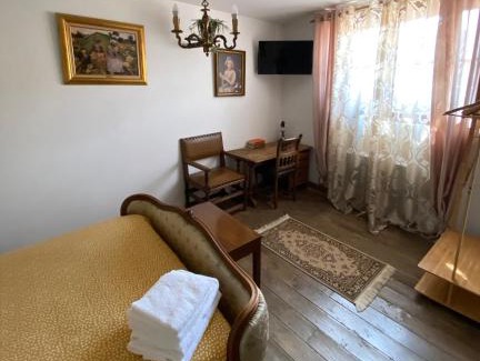 Tautavel Hotel | Os-thel, Chambres à louer
