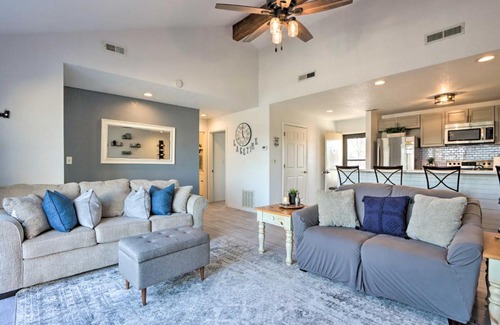 Osage Beach Apartment | Osage Beach Condo with Pools and Boat Dock Access