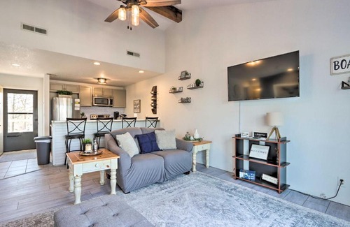 Osage Beach Apartment | Osage Beach Condo with Pools and Boat Dock Access