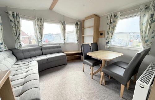 Selsey Other | Oscars Inn, West Sands, Seal Bay Resort