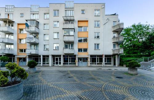 Krakow Apartment | Osiedle Oświecenia Comfort Apartment by BookingHost