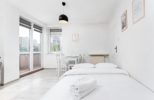Krakow Apartment | Osiedle Oświecenia Comfort Apartment by BookingHost