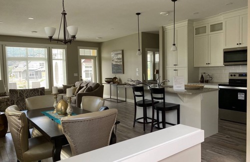 Okanagan-Similkameen House | OSOYOOS PRIVATE RESORT HOME STEPS FROM THE LAKE
