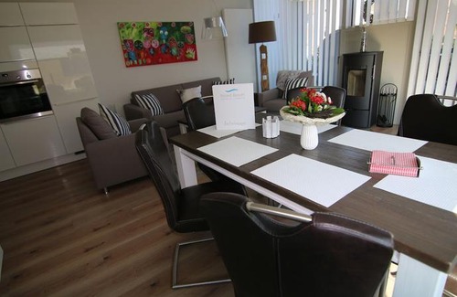 Heiligenhafen House | Ostsee - Reetdachhaus Nr 9 'Emma' im Strand Resort