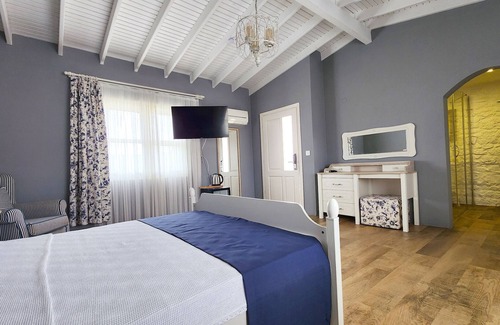 Urla Hotel | Otel Naturla Göl Evi
