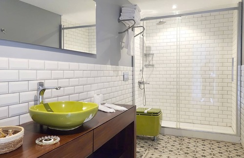 Urla Hotel | Otel Naturla Göl Evi