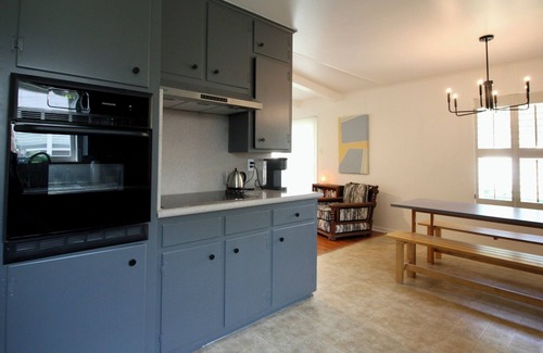 Bryan House | OTISLAND: Quiet 3-bedroom home close to Blinn