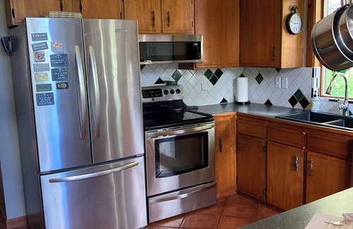 Okanagan-Similkameen House | Otter Lake Retreat 3 bedroom 3 full bathroom home overlooking Otter Lake