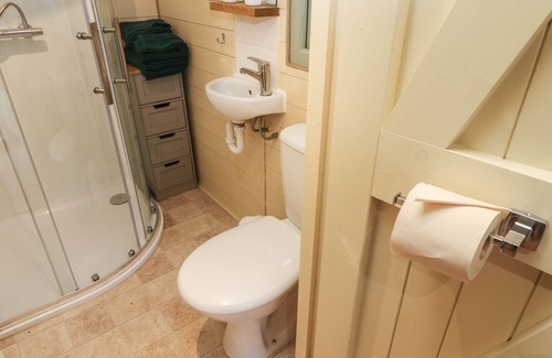 Sutton-in-Craven Cottage | OTTER, pet friendly, with a garden in Cross Hills