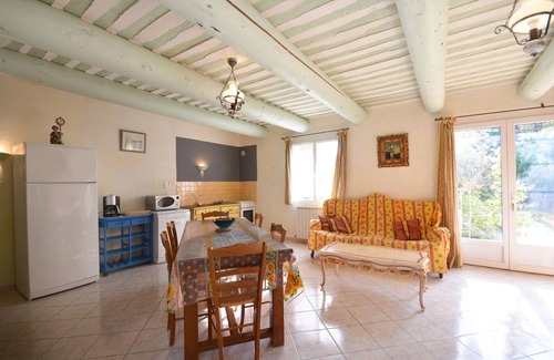 Saint-Saturnin-les-Apt Villa | OULIVADE Luberon in Provence. 4 kms from ROUSSILLON Villa for 6 people