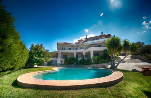 Limni Vouliagmenis Apartment | Our Dreamhouses in Loutraki Heraion Sea Lake