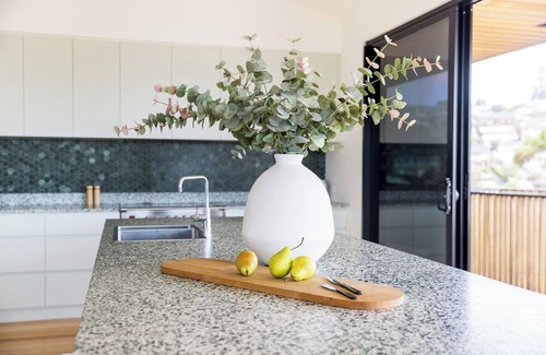 Gerringong House | Ourie Place: 200m to Werri Beach