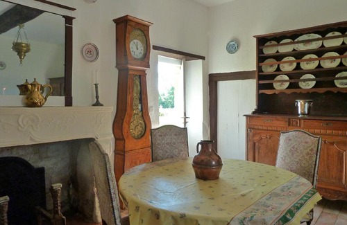Chateau-sur-Allier House | Outbuilding of a listed 16th century ch teau