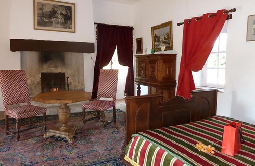Chateau-sur-Allier House | Outbuilding of a listed 16th century ch teau
