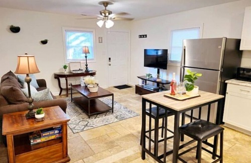 Durham House | Outdoor lovers! Our sleek 3 Bed flat is only minutes to the Eno River.