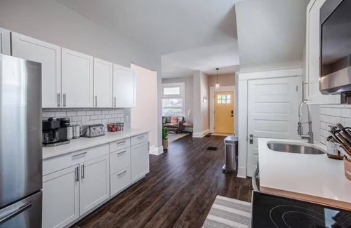 Cincinnati House | Outdoor Oasis-New 4 BR w/PuttPutt, Hottub, Firepit