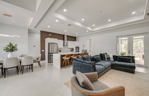 Rural Estates House | Outdoor Oasis: Upscale Hideaway in Naples!
