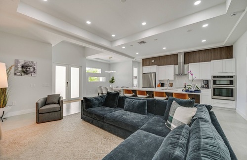 Rural Estates House | Outdoor Oasis: Upscale Hideaway in Naples!