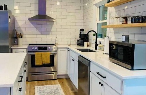 Wilmington House | Outdoor Paradise/Dog Friendly - 10 min from Beachn