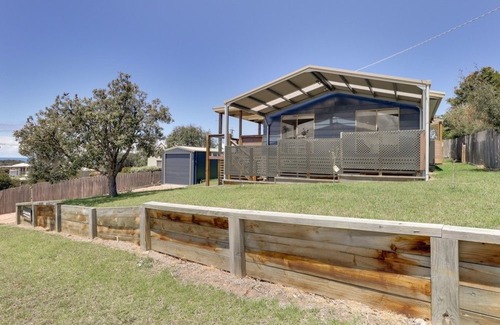 Lake Tyers Beach Hotel | Outlook Views