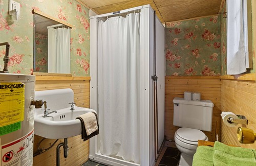 Cheyenne Crossing Cabin | Outpost Cabin With Sleeping Porch