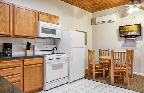 Jackson Apartment | Outpost: Town Square Lodge 12 - Close to Town Square