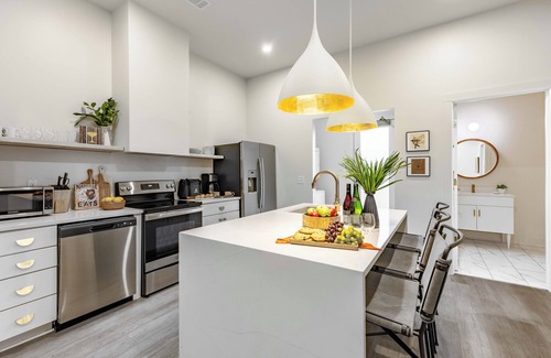 Five Points Apartment | Outrider 110 by AvantStay | Private Rooftop Patio, Close to Broadway