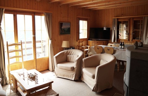 Chandolin Ski Chalet | Outside chalet for 6 people, balcony, terrace and garden Inside : 85 m2, closed entrance hall, livin