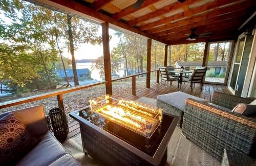Cadiz House | Outstanding Lakefront Cottage with Fire Pit in Cadiz, Kentucky