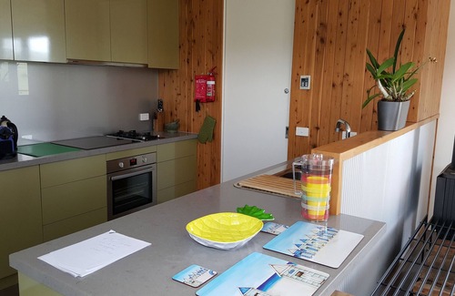 Apollo Bay House | Outstanding pet friendly modern property with all amenities and terrific views.