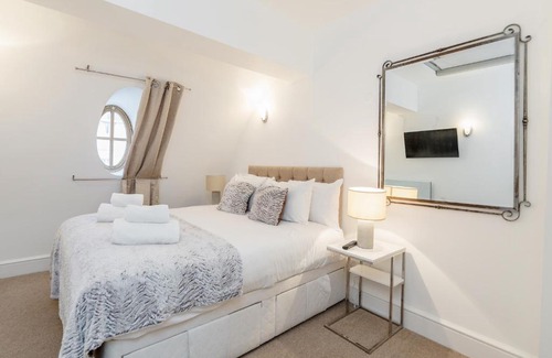 London City Centre Apartment | Outstanding Trafalgar Penthouse, sleeps 8