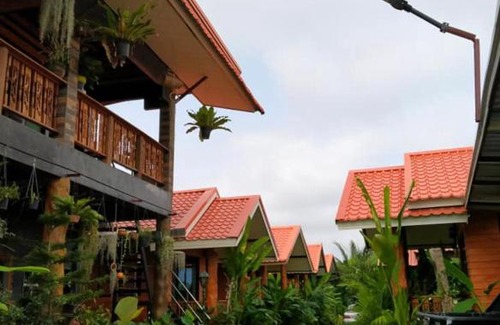 San Pu Loei Ski Chalet | ouychai resort home stay